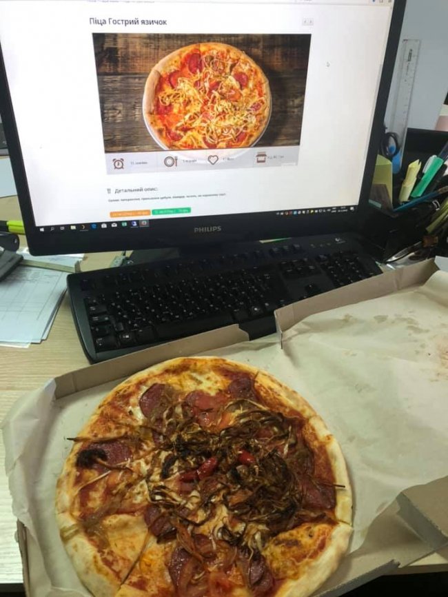 Лучанці доставили піцу зі згорілим сиром. ФОТО