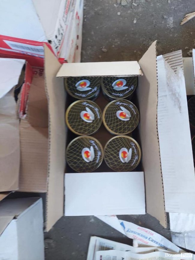 Росіянка намагалась перевезти через волинську митницю ікру на майже 100 тисяч гривень. ФОТО