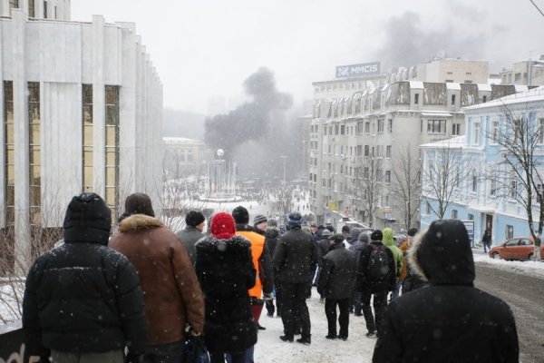 Протистояння на Грушевського: центр Києва у попелі і вогні. ФОТО