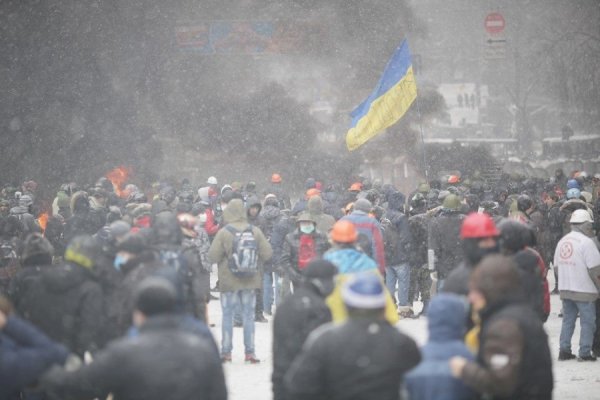 Протистояння на Грушевського: центр Києва у попелі і вогні. ФОТО