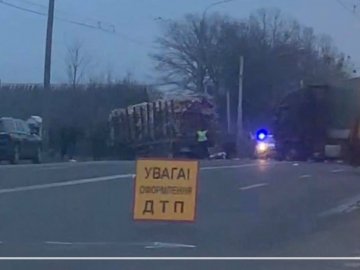 У Струмівці зіткнулись дві фури. ФОТО