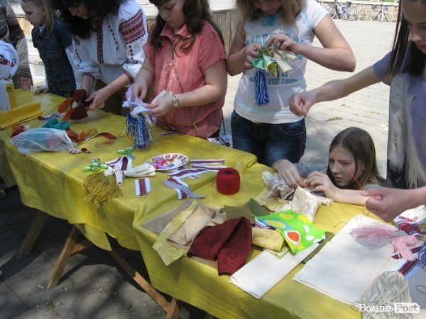 У луцькому парку ‒ великодні розваги. ФОТО