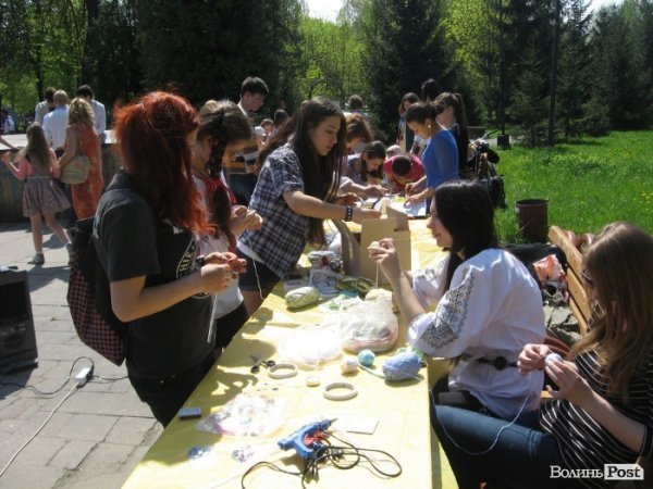 У луцькому парку ‒ великодні розваги. ФОТО