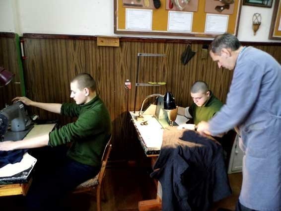 Вихованці ковельської колонії допомагають українським бійцям. ФОТО