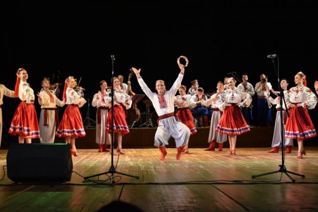 Артисток Волинського народного хору відзначили нагородами. ФОТО