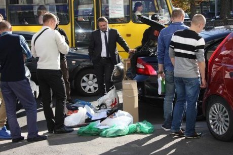 Одного з керівників центру зайнятості затримали за хабар в понад півмільйона. ФОТО