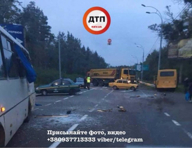 З’явилися фото і відео з місця аварії, в якій загинув Нацгвардієць