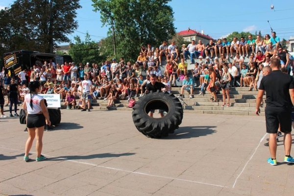Луцькі патрульні взяли участь у змаганнях з кросфіту. ФОТО