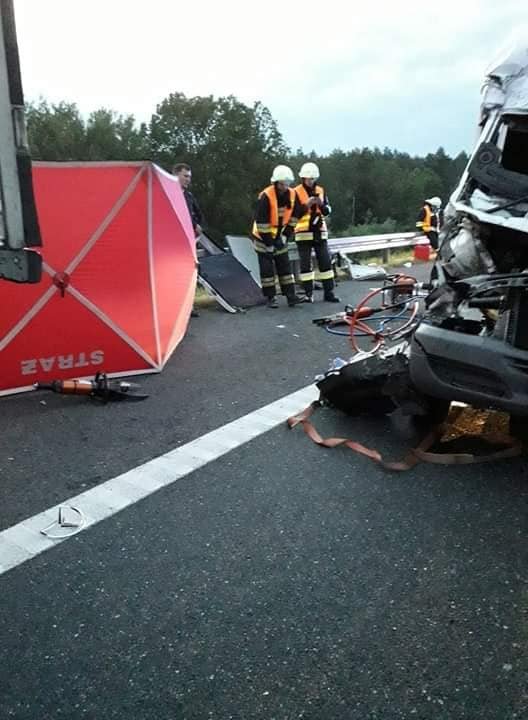 Жахлива аварія з українцями в Польщі: загинула 16-річна дівчина, троє – у лікарні. ФОТО