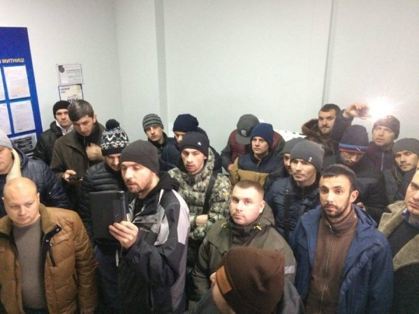 Ні начальника, ні «зама»: діалогу на митному посту «Луцьк» не вийшло