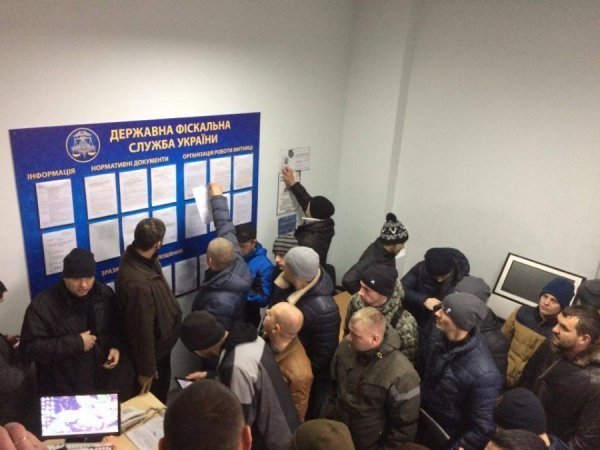 Ні начальника, ні «зама»: діалогу на митному посту «Луцьк» не вийшло