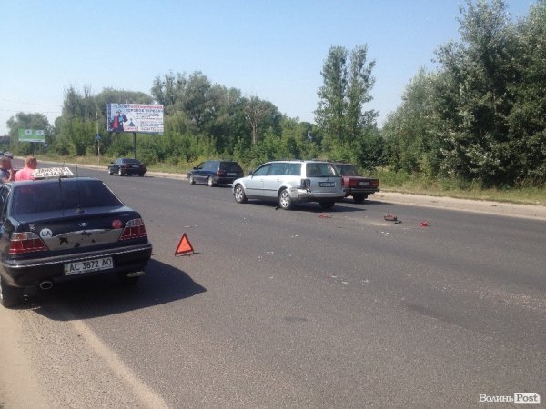 ДТП у Луцьку: на Набережній зіткнулися дві автівки. ФОТО