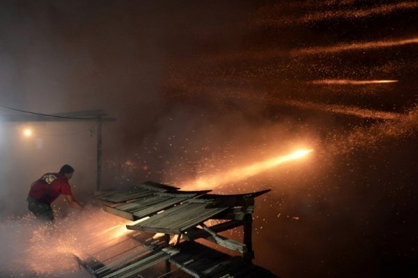 Ракетна війна на святкуванні Пасхи. ФОТО