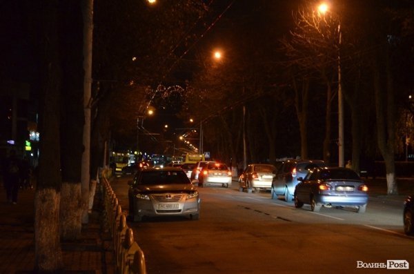 Аварія у Луцьку: в маршрутки відлетіло колесо. ФОТО