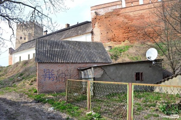У Луцьку пам’ятку навмисно руйнують, - громадські активісти. ФОТО