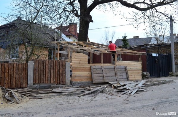 У Луцьку пам’ятку навмисно руйнують, - громадські активісти. ФОТО