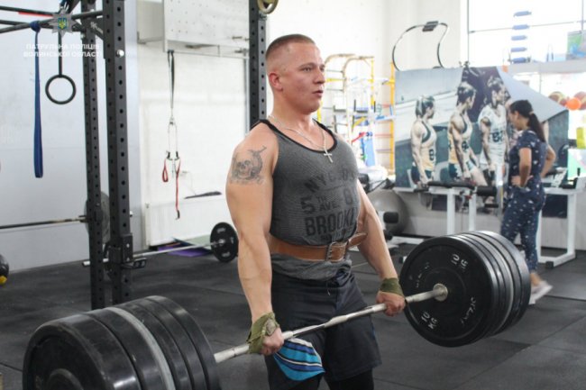 Волинські патрульні візьмуть участь у чемпіонаті зі стронгмену. ФОТО