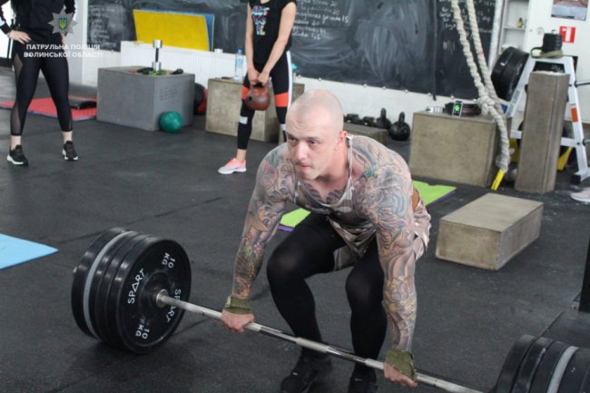 Волинські патрульні візьмуть участь у чемпіонаті зі стронгмену. ФОТО
