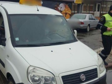 У Луцьку виявили 5 таксистів-нелегалів. ФОТО