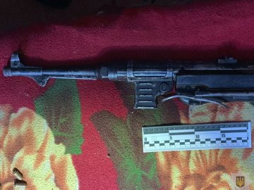 У 22-річного волинянина вдома знайшли гранати, зброю та набої. ФОТО
