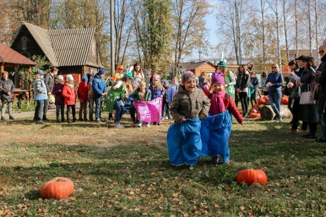 У Луцькому зоопарку відгуляли свято гарбуза: як це було. ФОТО