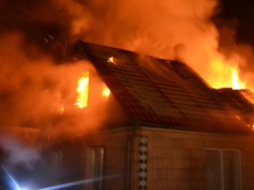 На Волині за вихідні горіли житловий будинок та господарська споруда