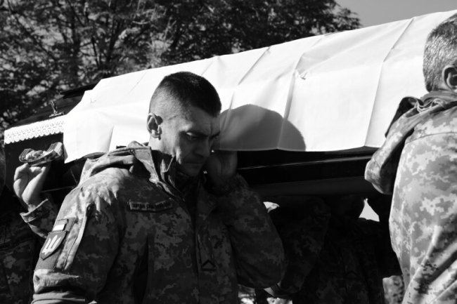 У Луцькій громаді провели в останню дорогу Героїв Валерія Семенюка та Анатолія Мерчука. ФОТО