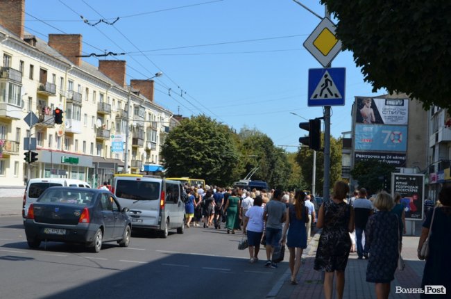 Як у Луцьку прощалися з Героєм Андрієм Єлістратовим. ФОТО