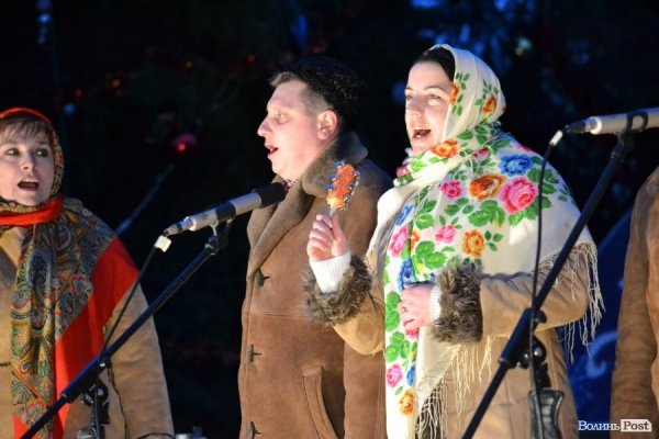 Лучани у День Cвятого Миколая «запалили» cвяткові ялинки. ФОТО