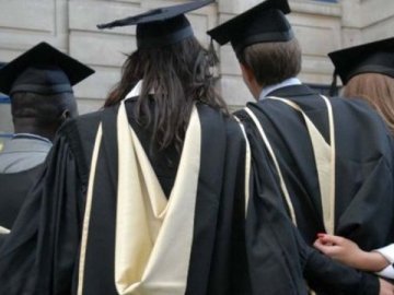 Британія скасувала візи для 100 тисяч  іноземних студентів