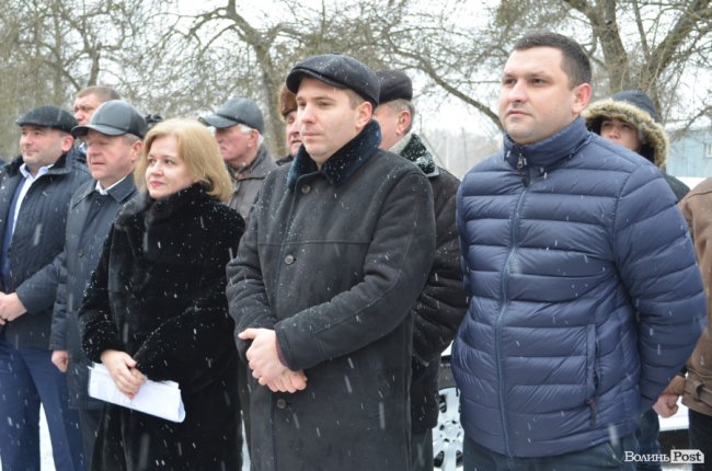 У Луцьку сімейним лікарям вручили ключі від новеньких автівок. ФОТО