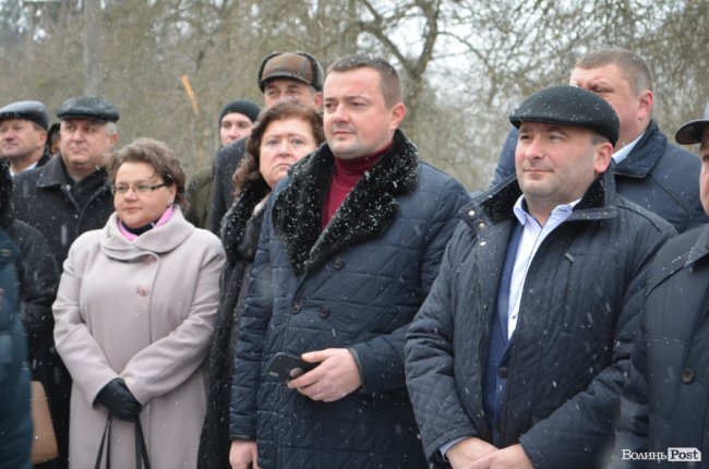 У Луцьку сімейним лікарям вручили ключі від новеньких автівок. ФОТО