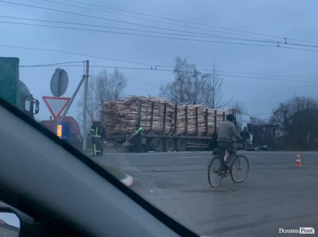 У Струмівці зіткнулись дві фури. ФОТО