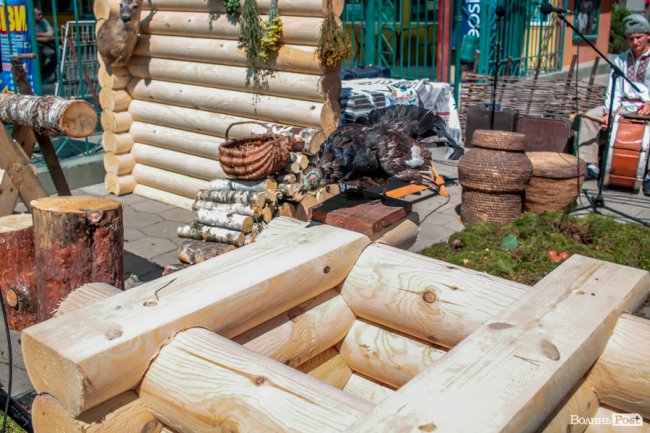 Народні розваги і море людей: в центрі Луцька «гуляє» етнофестиваль. ФОТО 