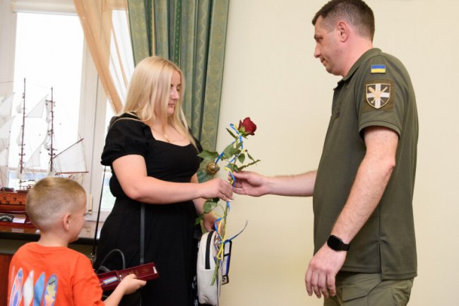 У Луцьку 6-річному сину Героя вручили посмертну нагороду тата. ФОТО