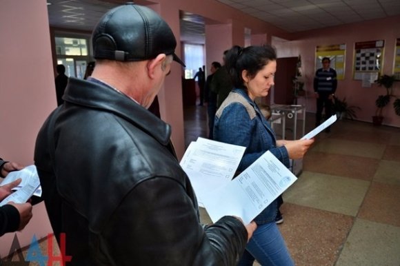 У «ЛДНР» на виборах проголосували 350 тисяч. ФОТО