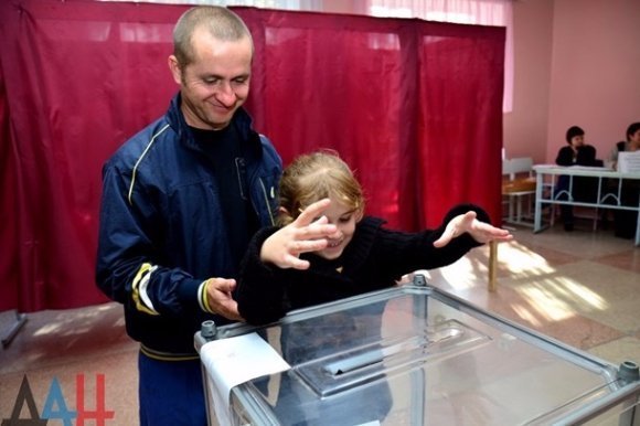 У «ЛДНР» на виборах проголосували 350 тисяч. ФОТО