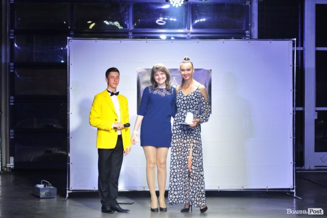 Свято краси і моди: як мийку в Луцьку перетворили на модний подіум