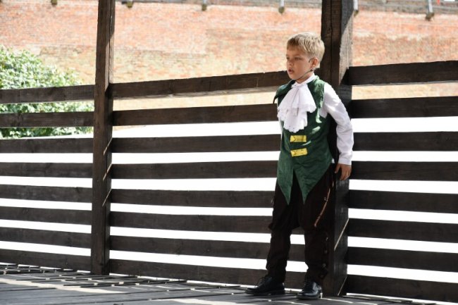 «Скоро до школи»: у Луцьку провели благодійну акцію для дітей. ФОТО