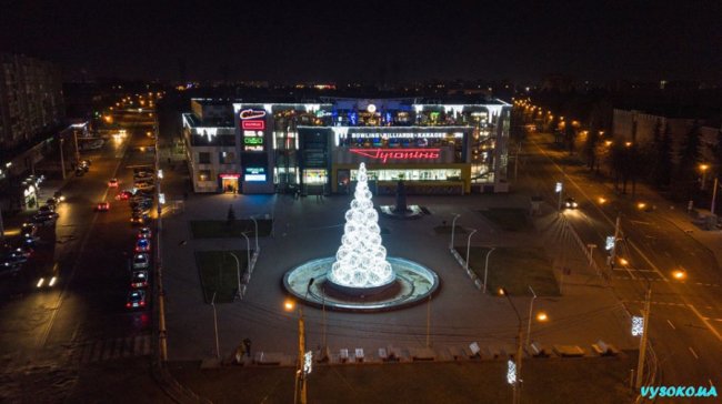 Святковий Луцьк з висоти пташиного польоту. ФОТО