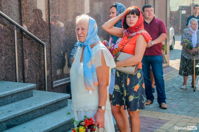 Різнобарв’я квітів та запашний мед: як у Луцьку святять «маковійчики». ФОТО