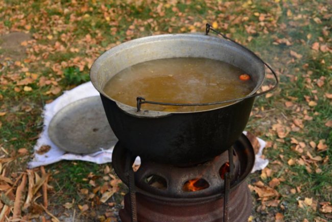 На волинській водоймі влаштували турнір з риболовлі. ФОТО