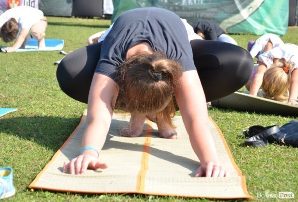 Ранок на «Бандерштаті» почався з йоги. ФОТО 