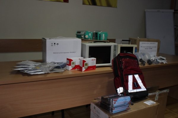 Луцькі медики передали устаткування медичній службі полку «Азов». ФОТО