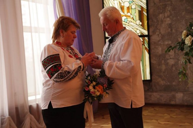 У Луцьку пара відсвяткувала сапфірове весілля. ФОТО