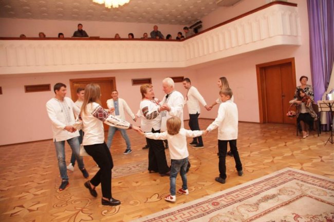 У Луцьку пара відсвяткувала сапфірове весілля. ФОТО