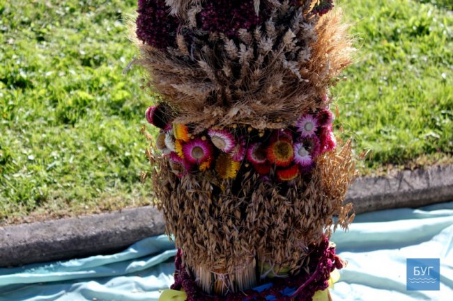 До Володимира привезли короваї з усієї області. ФОТО