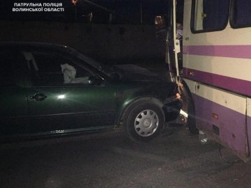 Нічна аварія у Луцьку: п'яний іноземець протаранив маршрутку