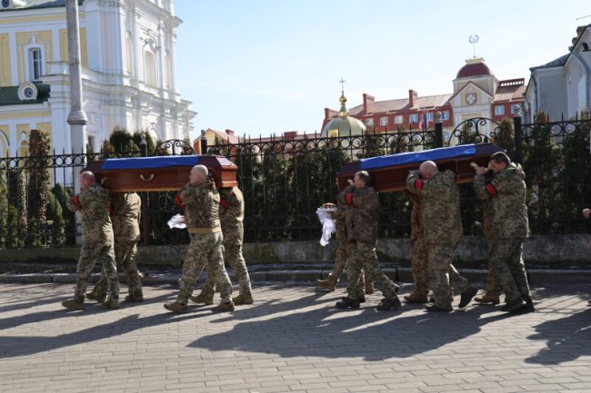 У Луцьку попрощалися з Героями Євгенієм Філясом та Тарасом Медведчуком
