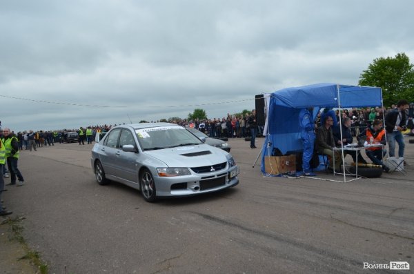 Під Луцьком визначили переможця з дрег-рейсінгу. ФОТО